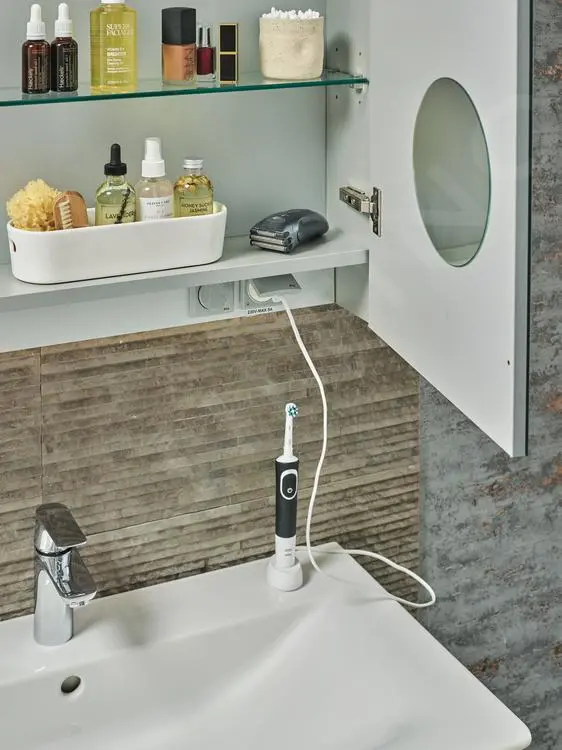 Ideal Standard Mirror&Light - Armario Con Espejo Con Iluminación LED Y Enchufe, 500x700 Mm, Aluminio T3428AL - Imagen 3